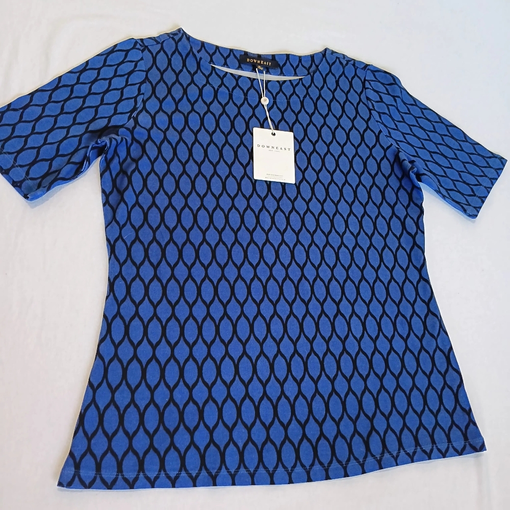 NWT Downeast Basics Medium Blue Black Lattice Trellis Pattern Short Sleeve Top